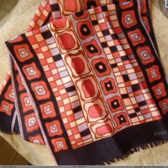 REDUCED! VINTAGE scarf Monique Martin 1970's , navy, blues, pinks - Picture 3 of 3
